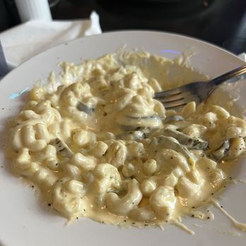 The 5 Point Café - Macaroni with grilled chicken and Jalapeños - Dive Bars Near Me - Seattle, Washington