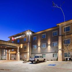 Best Western Plus Lonestar Inn & Suites - Exterior