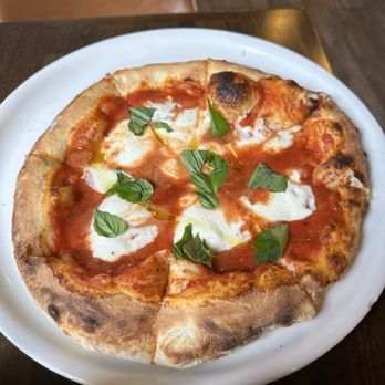 Beachcrest - Margherita pizza - Beer Bar Near Me - Gleneden Beach, Oregon