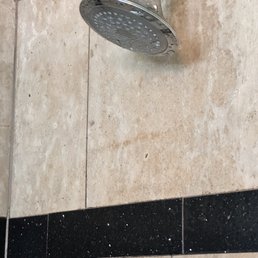 Rain type shower head Rain type shower head