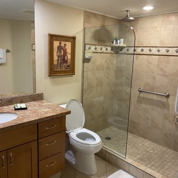 Lahaina Shores Beach Resort - Bathroom - Hotels Near Me - Lahaina, Hawaii