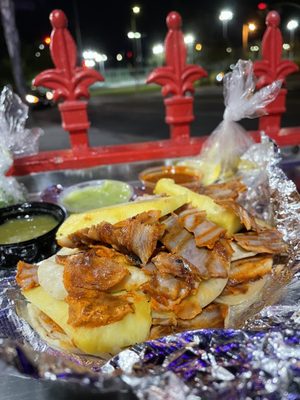 Leo's Tacos Truck by null