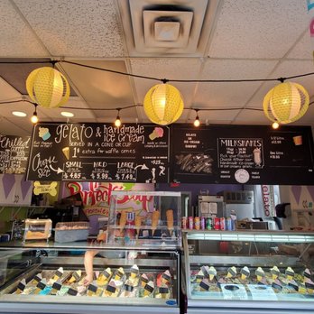 The Perfect Scoop - Interior - Desserts Near Me - Port Perry, Ontario