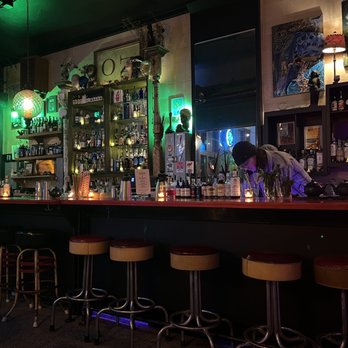 Oz by Oz - Bar Area - Cocktail Bars Near Me - Madison, Wisconsin