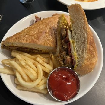 Mox Boarding House - Bellevue - Cubano Sandwich - New American Near Me - Bellevue, Washington