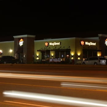 Pizza Hut - a fast food restaurant at night - Chicken Wings Near Me - Searcy, Arkansas Pizza Hut - a fast food restaurant at night - Chicken Wings Near Me - Searcy, Arkansas