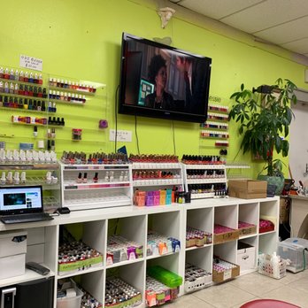 Cudahy Nailspa - Manicure and movies!!! - Nail Salons Near Me - Cudahy, California
