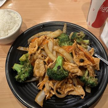Bonbon Cafe - Black Bean Chicken. - Asian Fusion Near Me - Mechanicsburg, Pennsylvania Bonbon Cafe - Black Bean Chicken. - Asian Fusion Near Me - Mechanicsburg, Pennsylvania