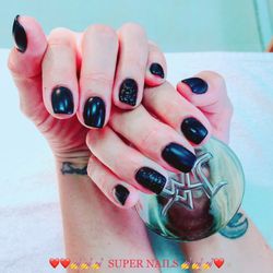Super Nails