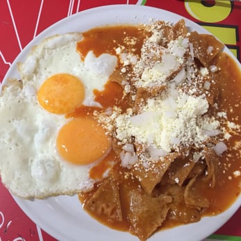 El Chilaquilito - Chilaquiles rojos con huevo (salsa no. 3) - Mexican Near Me - México, D.F., DIF El Chilaquilito - Chilaquiles rojos con huevo (salsa no. 3) - Mexican Near Me - México, D.F., DIF