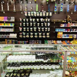 Smoke Hut - CBD, Kartom