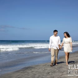 La Costa Beach - Engagement Photo Session with Tian Reed Photography tianreed.com
