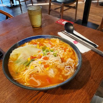 Yunshang Rice Noodle - Tomatoe rice noodle soup with beef and enoki mushrooms - Chinese Near Me - Markham, Ontario Yunshang Rice Noodle - Tomatoe rice noodle soup with beef and enoki mushrooms - Chinese Near Me - Markham, Ontario