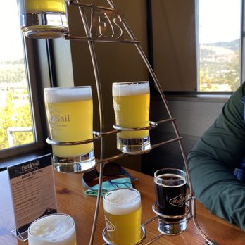 Full Sail Brew Pub - Beer flight - Pubs Near Me - Hood River, Oregon Full Sail Brew Pub - Beer flight - Pubs Near Me - Hood River, Oregon