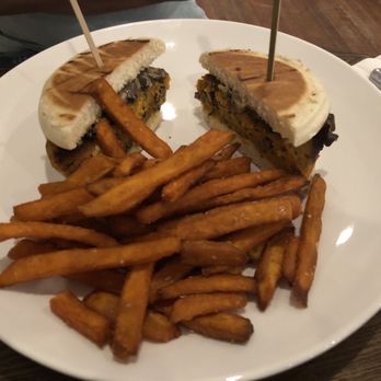 Oh My Darling - Veggie burger + sweet potato fries - Breakfast & Brunch Near Me - Syracuse, New York