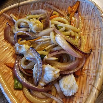 Thai N Sushi - Stir fried Udon noodles with chicken - Sushi Bars Near Me - Denison, Texas Thai N Sushi - Stir fried Udon noodles with chicken - Sushi Bars Near Me - Denison, Texas
