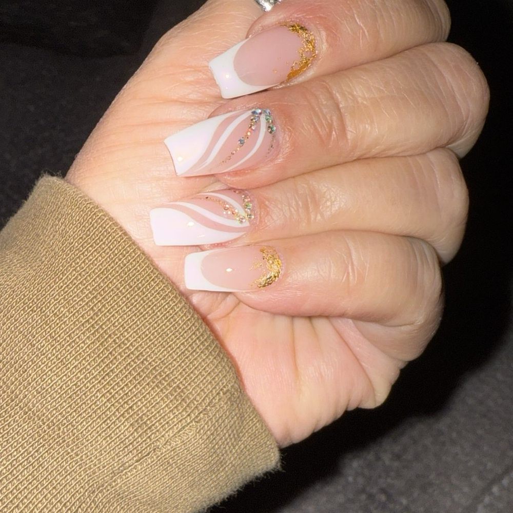 Bedazzled Nail Bar - Nail Salons Near Me - Fairfield, California