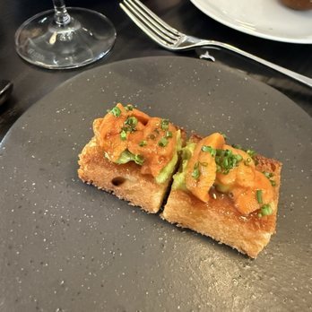 RO Restaurant & Lounge - Hokkaido uni toast - Lounges Near Me - Yountville, California