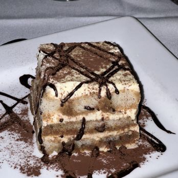 IL Bistro - Tiramisu - Italian Near Me - Seattle, Washington