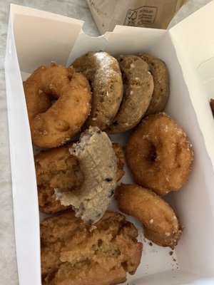Lee Donuts by null