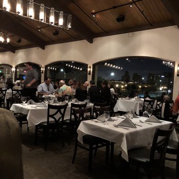 Tom Ham's Lighthouse - Dining room - Breakfast & Brunch Near Me - San Diego, California