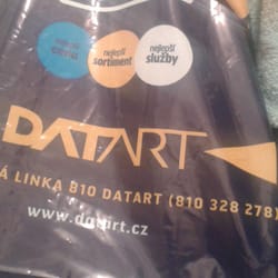 DATART Nový Smíchov - Prozatímní průčelní fotka udělaná z tašky.