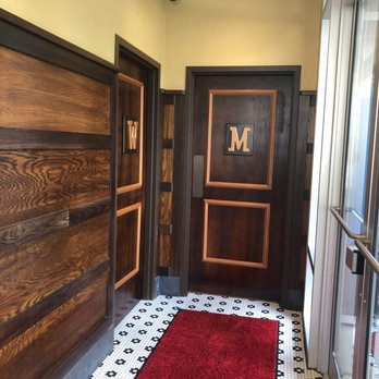 Il Culaccino - Men and women's rooms - Italian Near Me - Chicago, Illinois Il Culaccino - Men and women's rooms - Italian Near Me - Chicago, Illinois