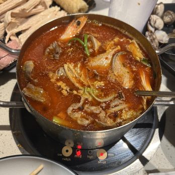 Hot N Roll Hot Pot - Chinese Near Me - Ellicott City, Maryland Hot N Roll Hot Pot - Chinese Near Me - Ellicott City, Maryland