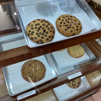Carpe Diem - Ginormous cookies - Ice Cream & Frozen Yogurt Near Me - Key West, Florida