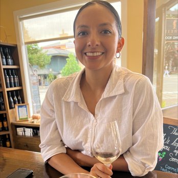 Scheid Vineyards Tasting Room - Isabelle sparkling wine - Wine Tasting Room Near Me - Carmel, California Scheid Vineyards Tasting Room - Isabelle sparkling wine - Wine Tasting Room Near Me - Carmel, California