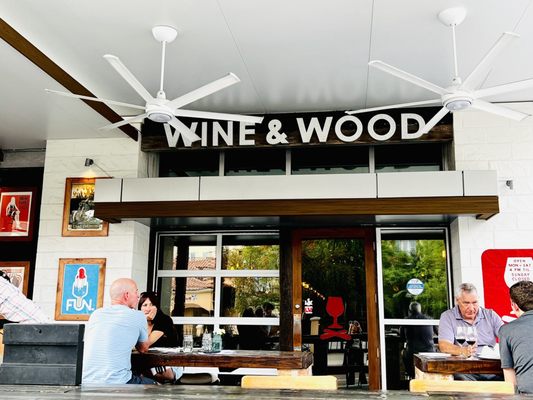 Wine & Wood by null
