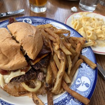 Founding Farmers DC - Pub Bacon Cheeseburger* and a side of Seven Cheese Macaroni - American Near Me - Washington, DC, District of Columbia