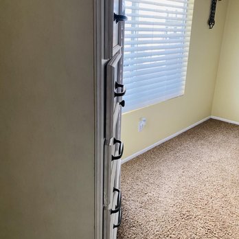 Ashley Store - Dresser drawers won't close - Furniture Stores Near Me - Murrieta, California