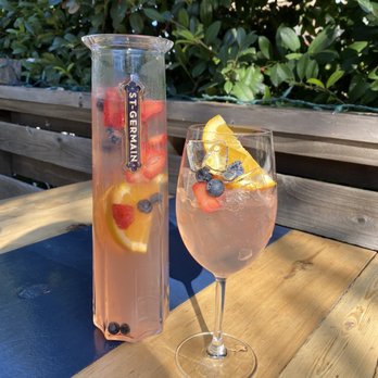 Chelsea Corner - Rose Gold Sangria Draft - American Near Me - Dallas, Texas