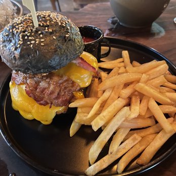 Cervecería Tulum Brewery Restaurant - Burger - Seafood Near Me - Tulum, ROO