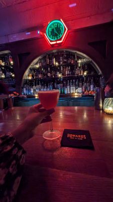 Howards Bar & Club by null