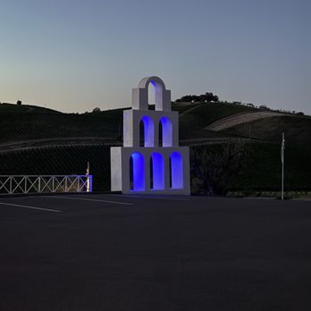 Sirena Vineyard Resort - Arches near parking lot - Wineries Near Me - Paso Robles, California