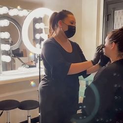 Chic Image Lounge - Makeup time