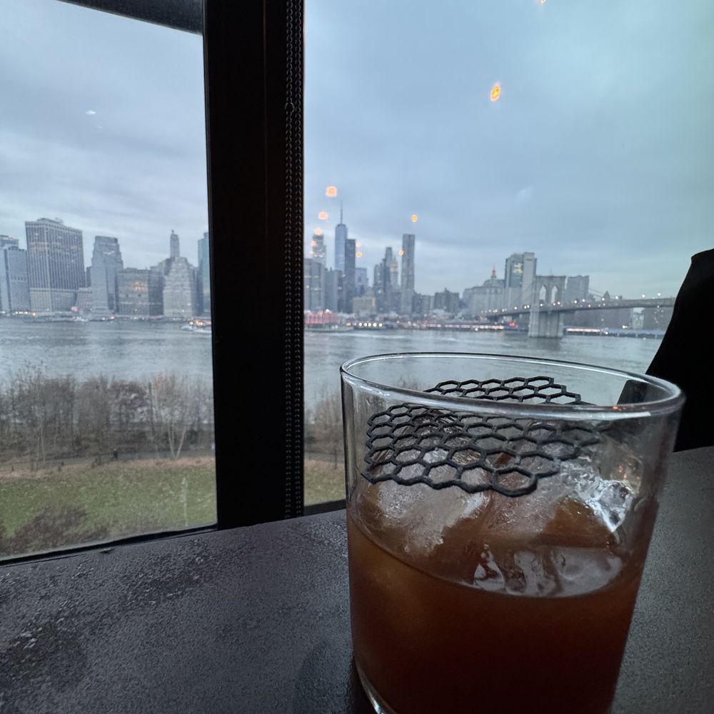 Harriet's Rooftop - DUMBO OLD FASHIONED with a beautiful view. - Lounges Near Me - Brooklyn, New York