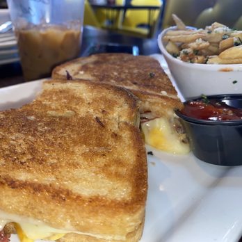 The Porch - Short Rib & Mac Cheese Cheese - Sports Bars Near Me - Phoenix, Arizona