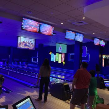 Kings Dining & Entertainment - Bowling - Sports Bars Near Me - Dedham, Massachusetts