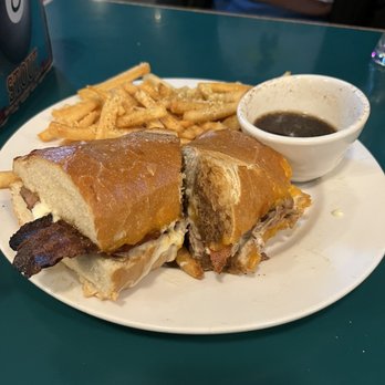 Lost Coast Brewery and Cafe - Famous hot brown - Pubs Near Me - Eureka, California