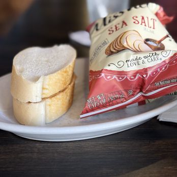 Embe Eatery and Lounge - PB&J with chips - Lounges Near Me - Galena, Illinois