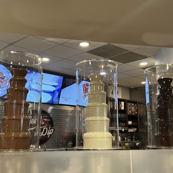 Melt N Dip - a variety of desserts on display - Creperies Near Me - Niles, Illinois