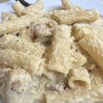 Boardwalk Pizza & Pasta - Four-Cheese Roasted Garlic Chicken Pasta - Pizza Near Me - Anaheim, California Boardwalk Pizza & Pasta - Four-Cheese Roasted Garlic Chicken Pasta - Pizza Near Me - Anaheim, California