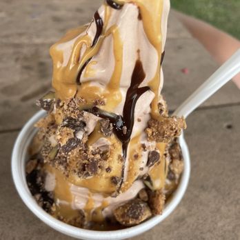 Paps Dairy Dreams - an ice cream sundae - Ice Cream & Frozen Yogurt Near Me - Berkeley Springs, West Virginia