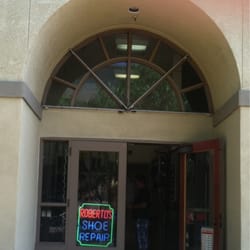 Roberto's Shoe Repair - In the little walking plaza near 4th and Spurgeon