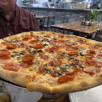 Lil Vinny’s - Pepperoni and mushroom - Italian Near Me - Oviedo, Florida Lil Vinny’s - Pepperoni and mushroom - Italian Near Me - Oviedo, Florida