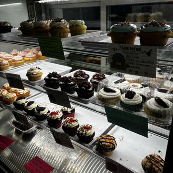 Molly's Cupcakes - Cupcakes Near Me - Oak Brook, Illinois