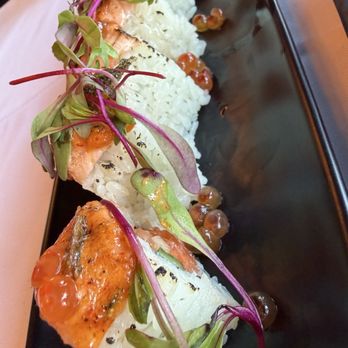 Oto Sushi Encinitas - Salmon society roll - Japanese Near Me - Encinitas, California Oto Sushi Encinitas - Salmon society roll - Japanese Near Me - Encinitas, California